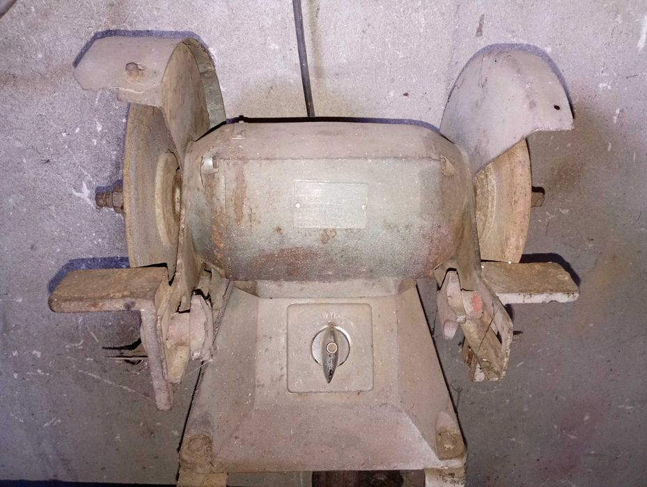 Sprzedam szlifierkę stołowa zasilanie 380 v