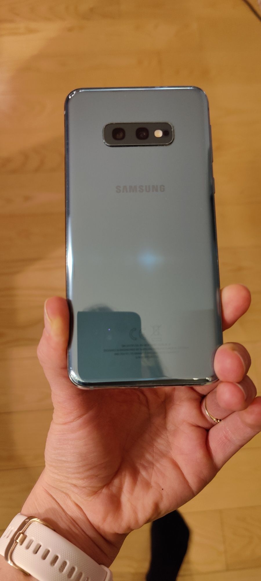 Samsung S10e 5.6 cala błękitny 6/128gbsprawny mały smartfon