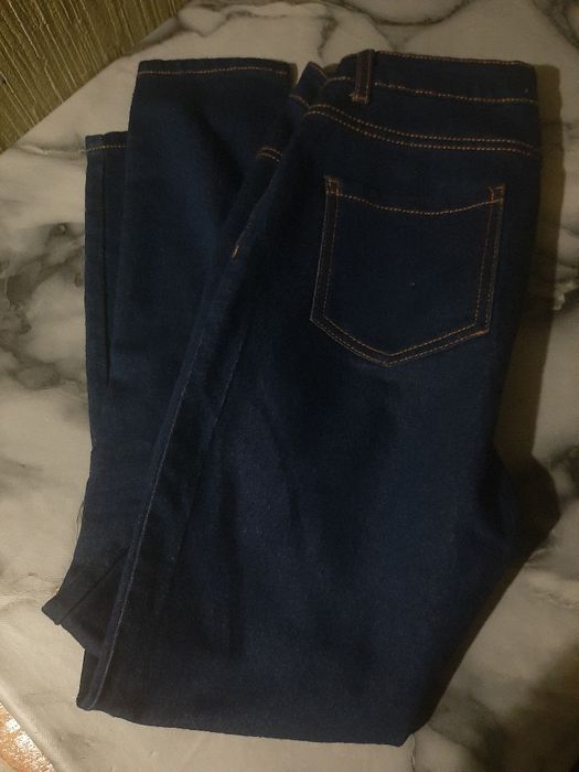 Продаються жіночі джинси