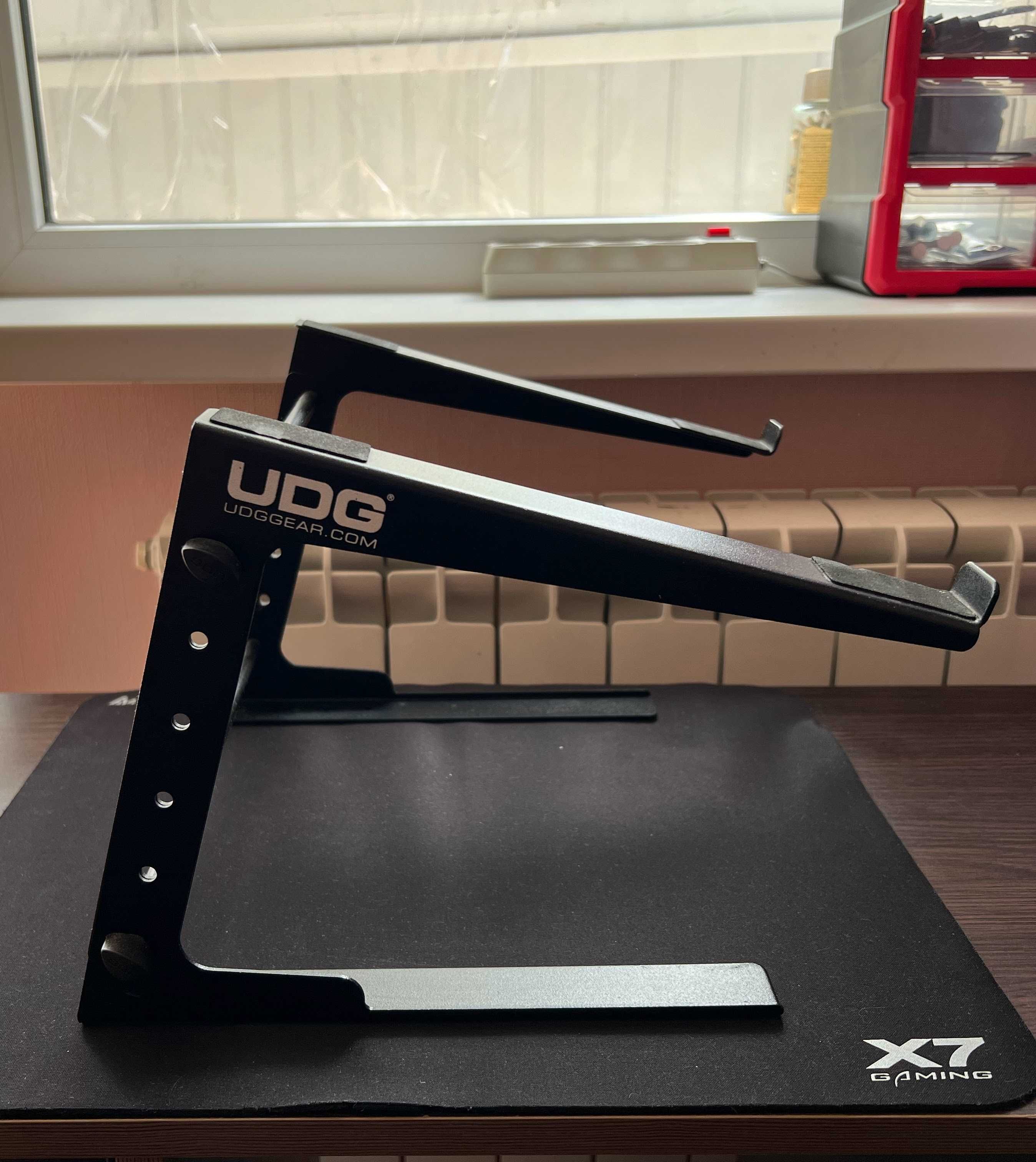 UDG ultimate laptop stand