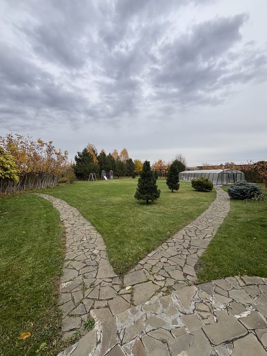 Сдам 3-этажный дом на берегу Днепра