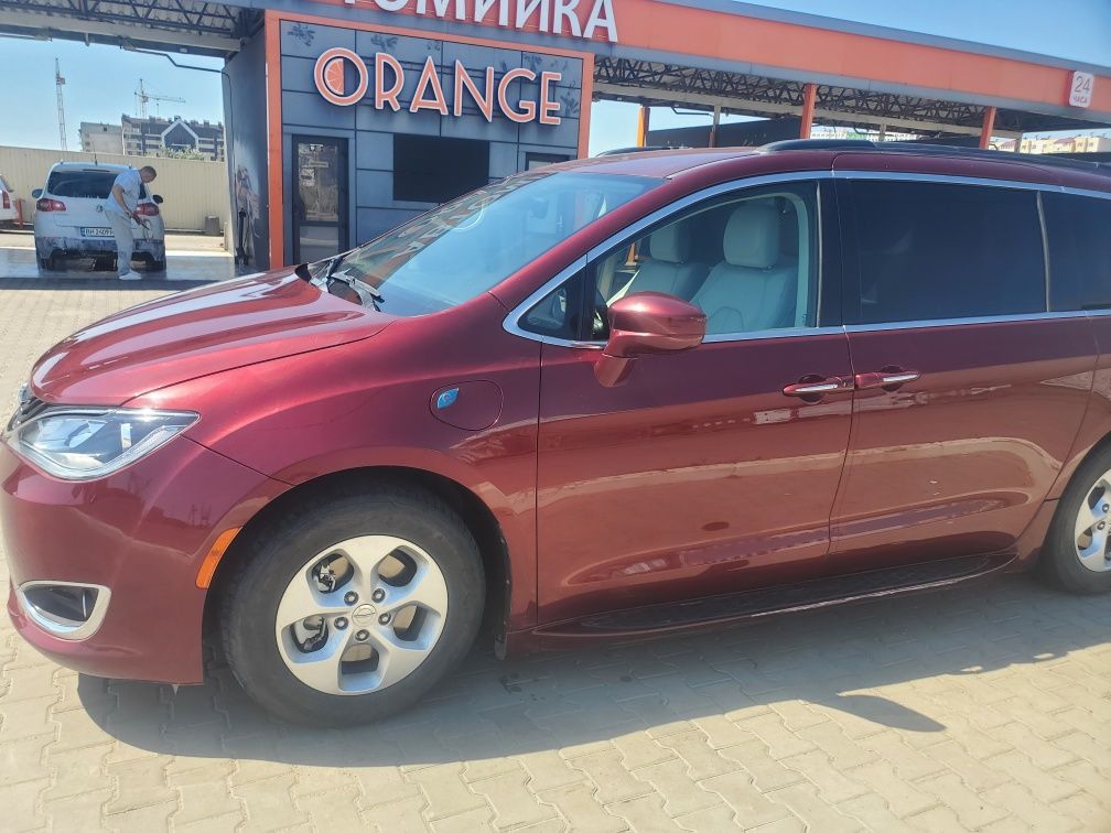 Гибрид Плагін Крайслер Plug-in, PHEV Chrysler Pacifica Hybrid 2017