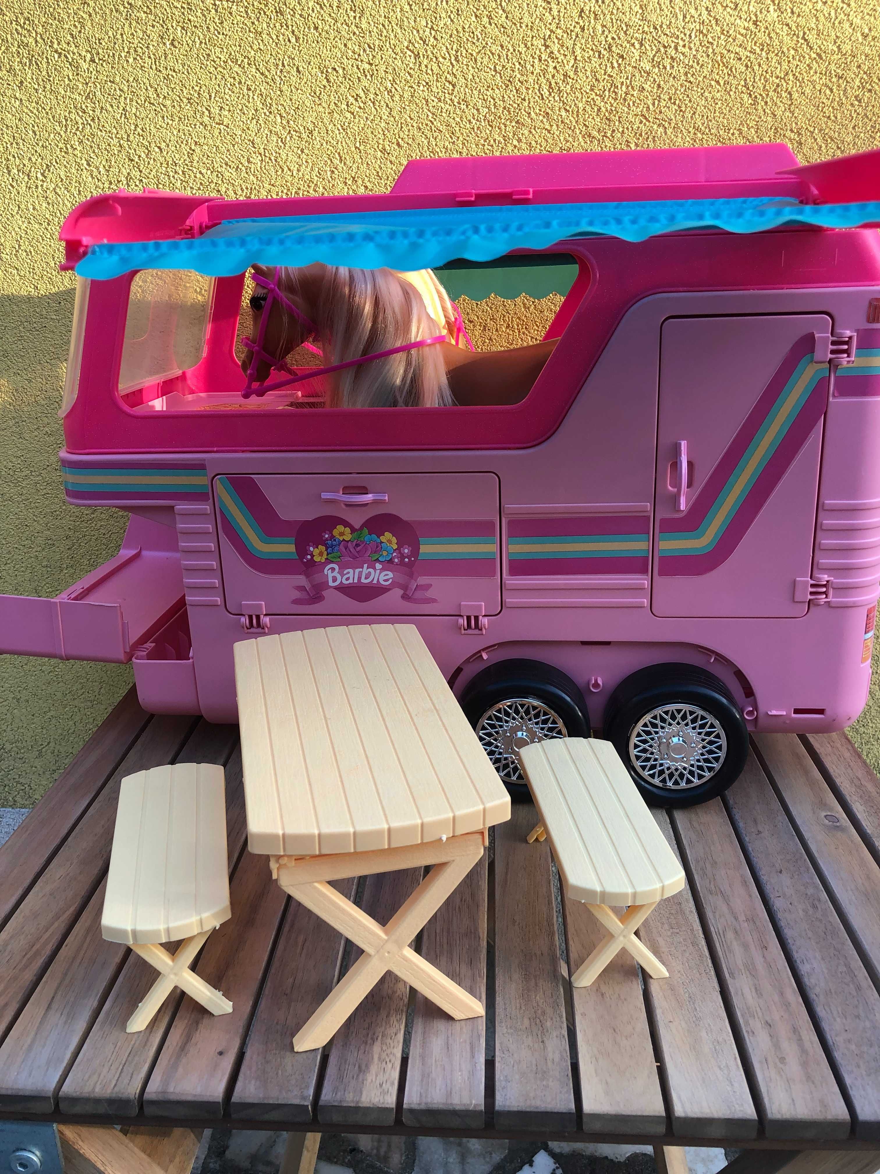 Carro e atrelado da Barbie