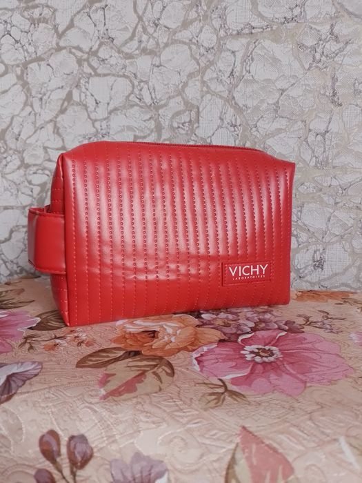 Брендова  косметичка Vichy