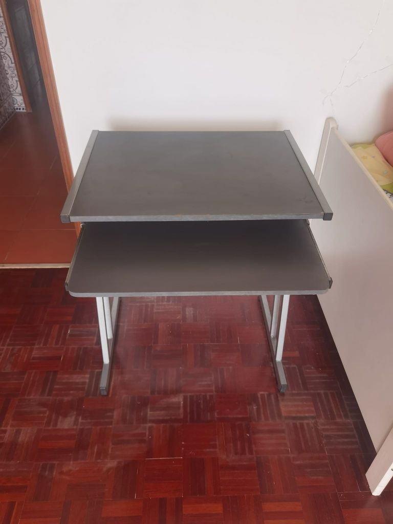 Mesa de computador.