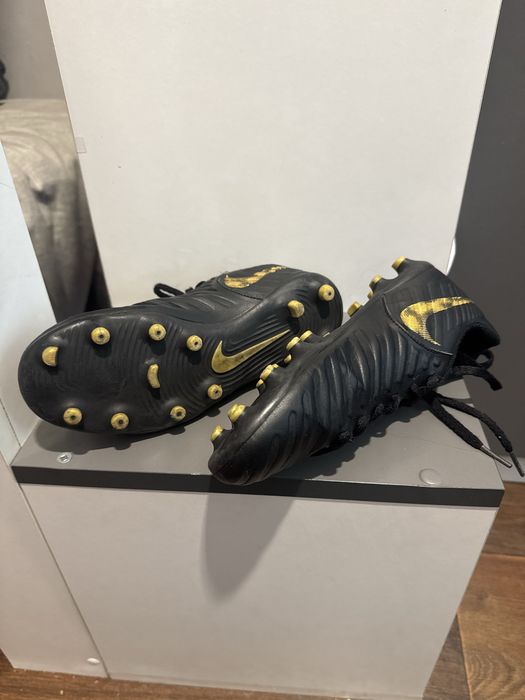футбольні бутси Nike tiempo 36р