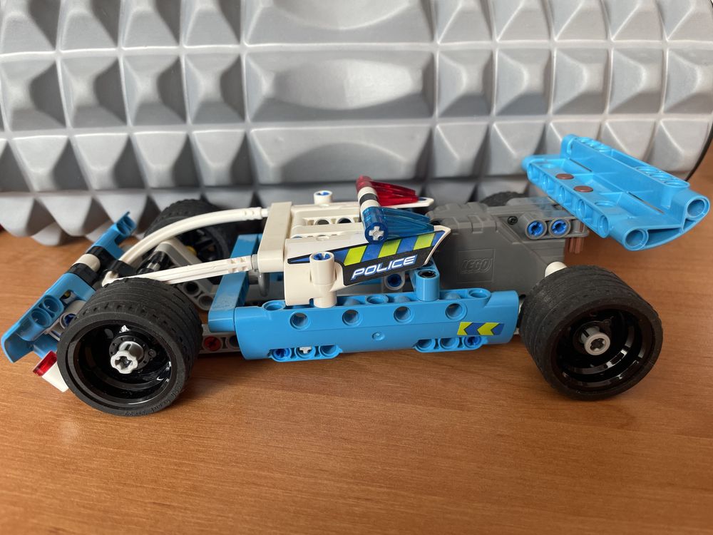 Samochód Lego technic policja