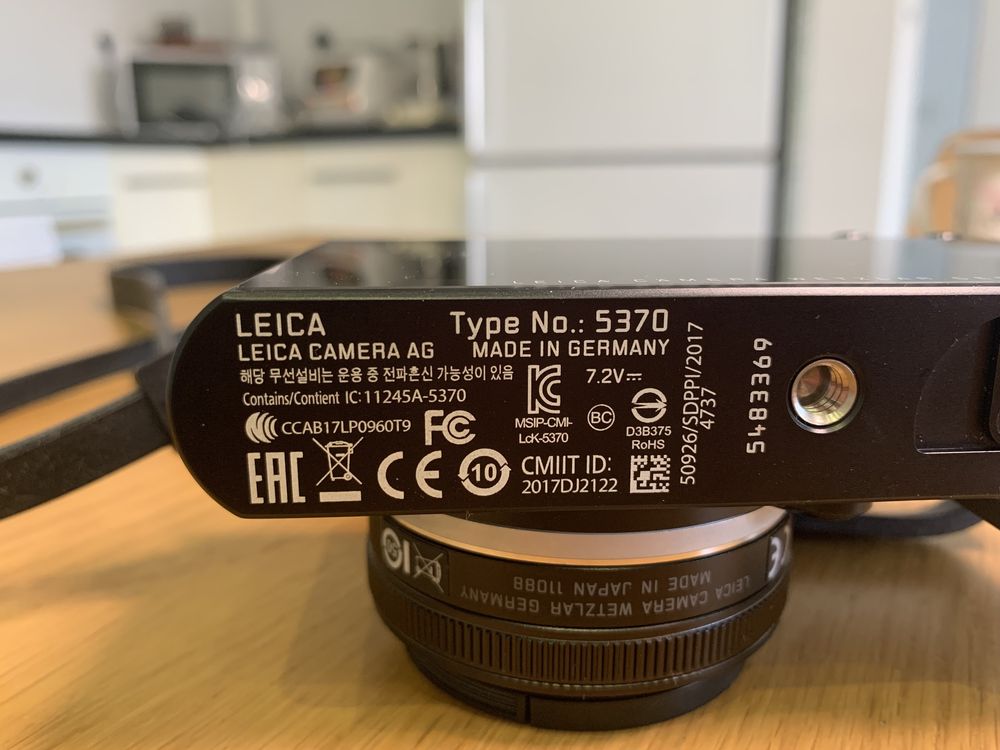 Leica TL2 with lens