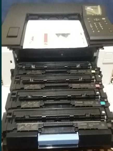 продам цветной лазерный принтер