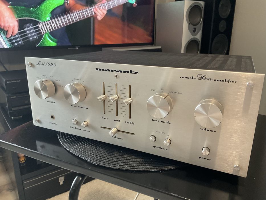 Винтажный усилитель Marantz 1090
