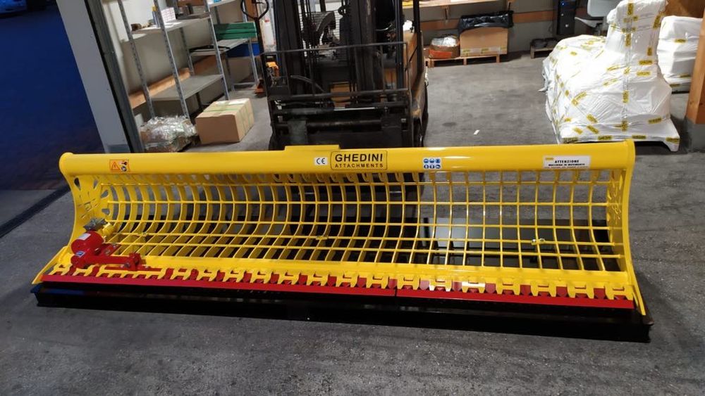 Łyżka kosząca GHEDINI 2 metry, melioracyjna do koparki. Ażurowa