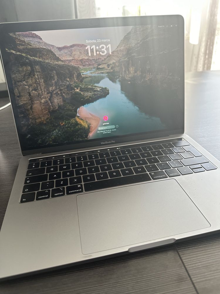 Macbook pro touchbar 2019