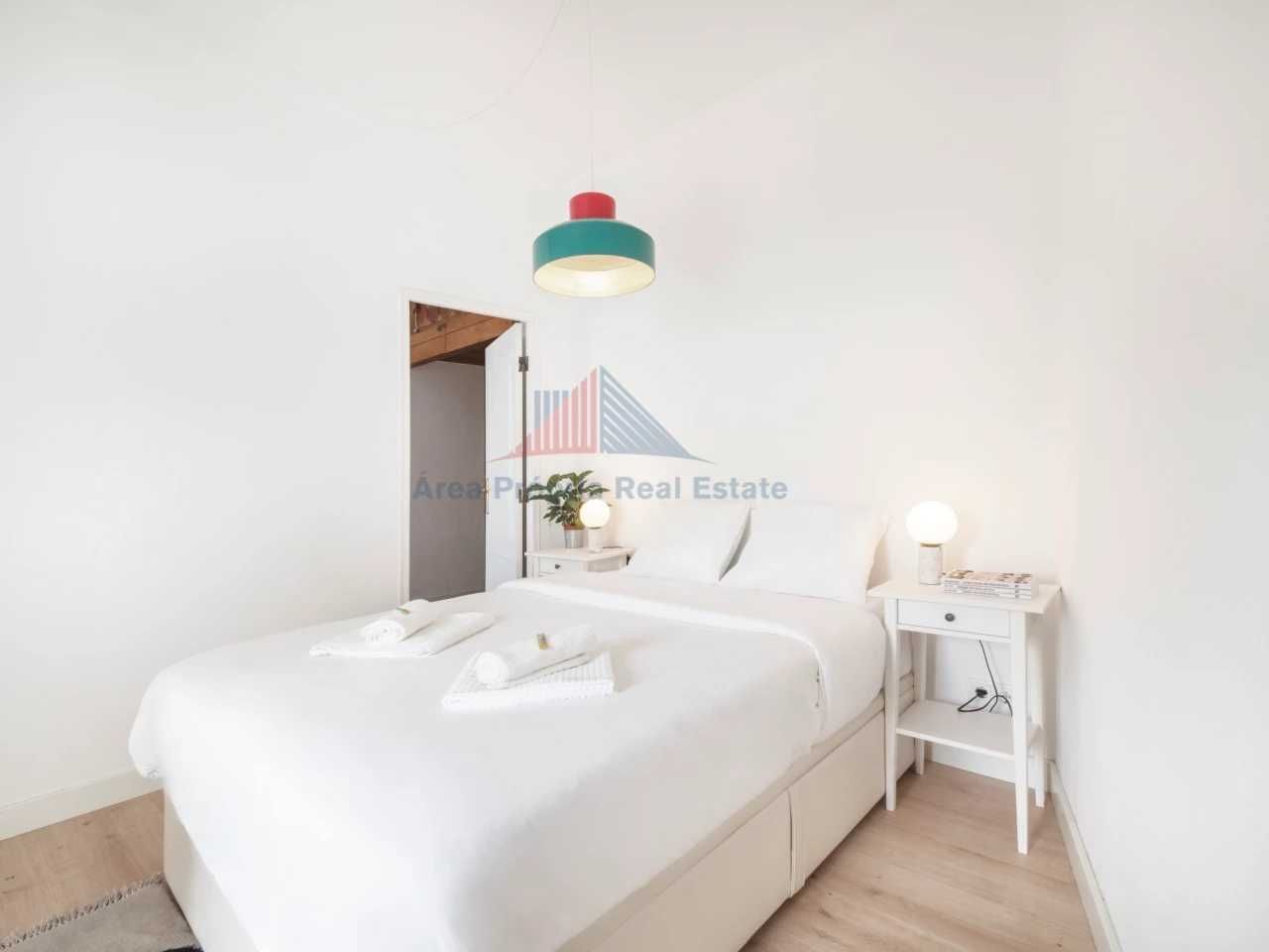 Vende-se Apartamento T2 em Cascais com mobília