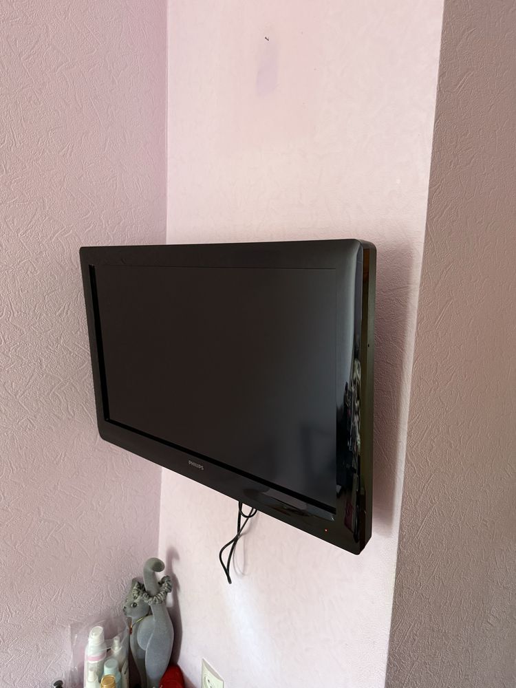 Телевізор Philips 26PFL3606H/12