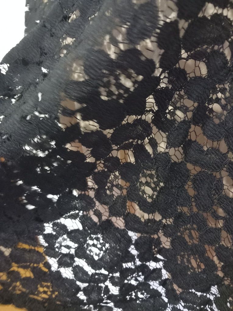 Vestido em renda preto