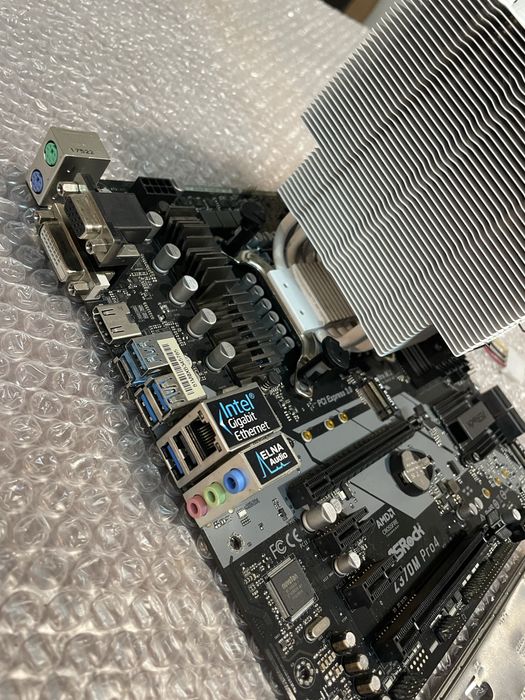 Продам комплект S1151 Intel Core I5 8600K + ASRock Z370M Pro4