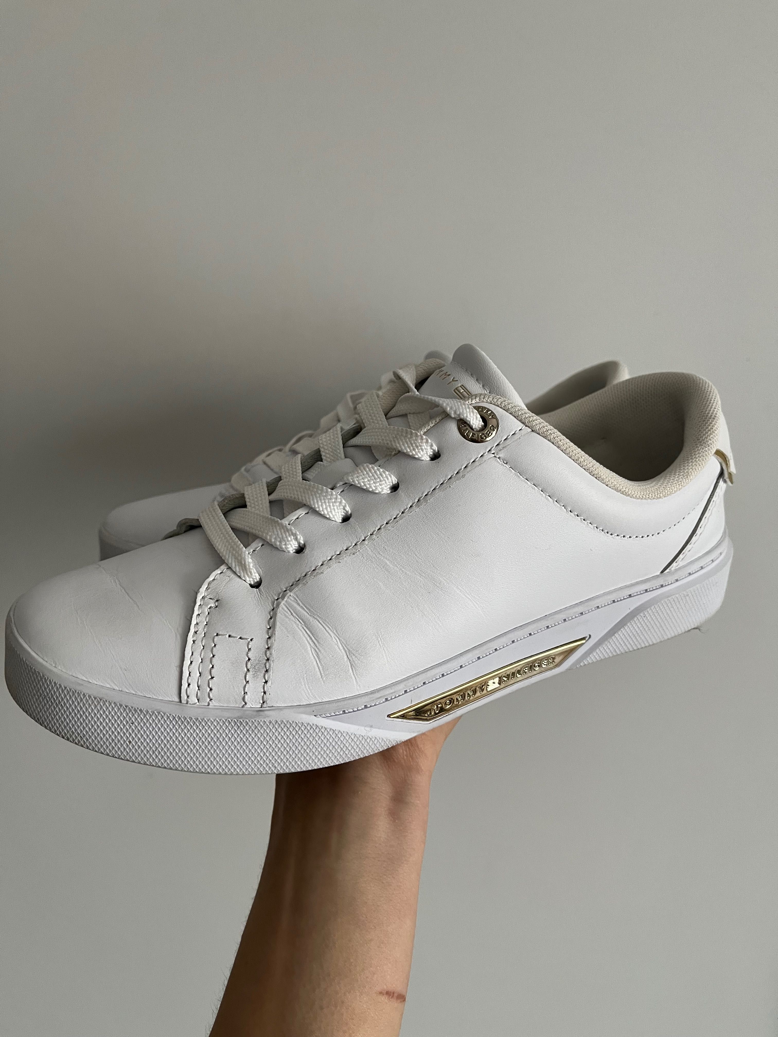Sneakersy Tommy Hilfiger r.37