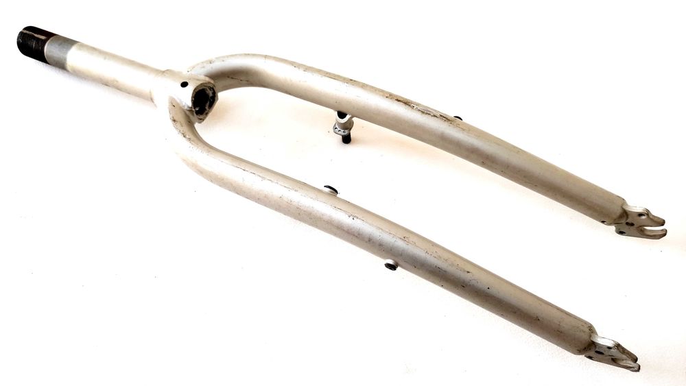 Solidny Widelec rowerowy SPINNER 1 i 1/8'' koło 26'' nr 306