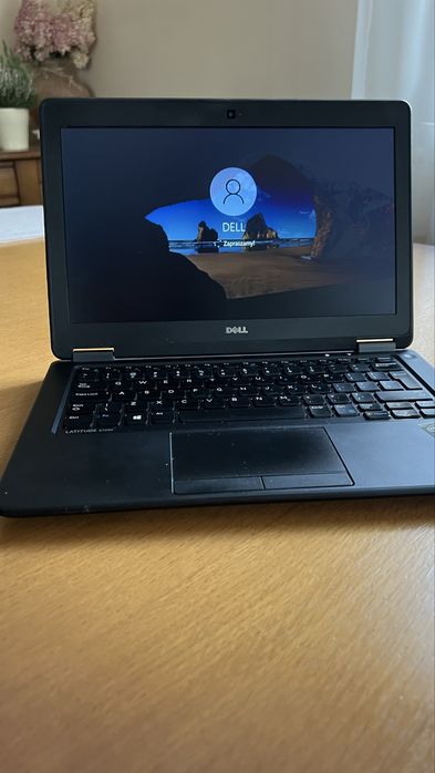 Laptop Dell, używsny, 14 cala