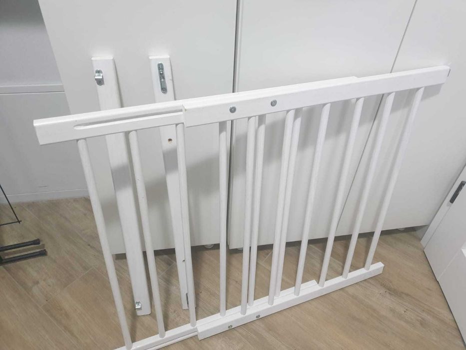 Barierka zabezpieczająca na drzwi, schody, regulowana 72-122cm