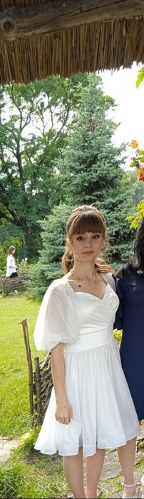 Сукня  весільна або випускна