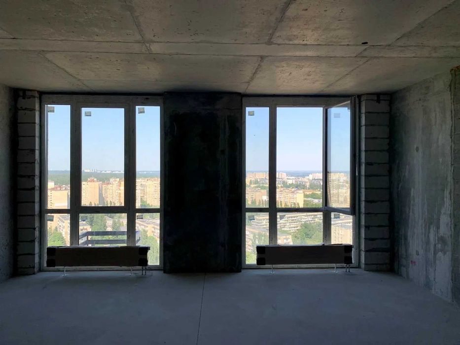 Продам  дворiняну 3-кімнатну квартиру  ЖК "Варшавський Плюс"