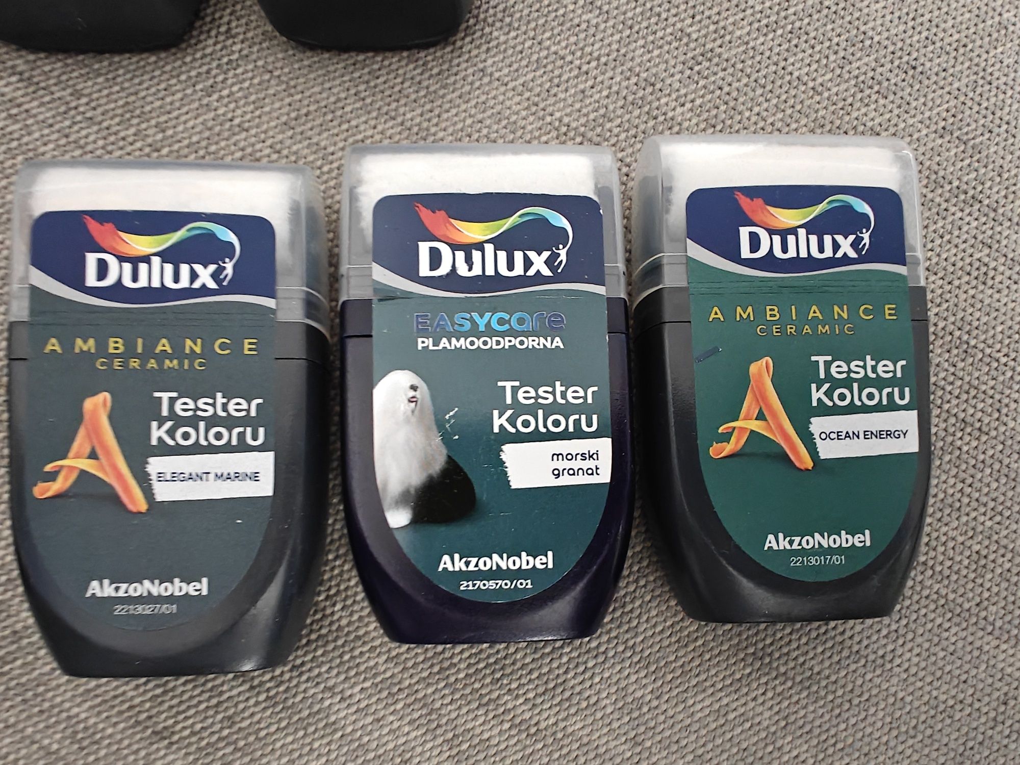 Testery farb Dulux czarne białe zielone nowe farby farba test próbki