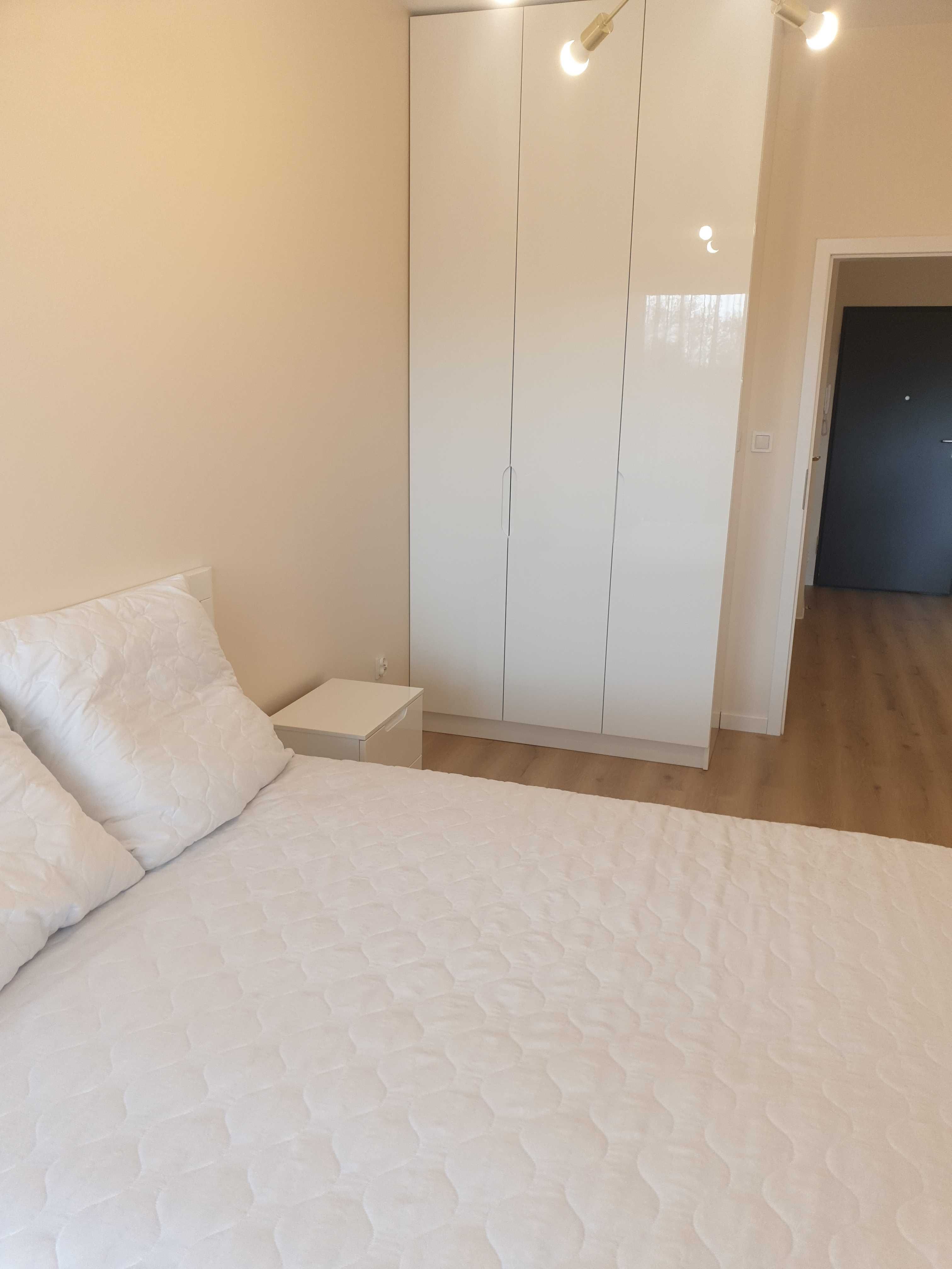 W apartamentowcu 50 m, centrum