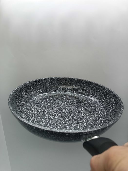 Patelnia granitowa tradycyjna 30 cm - bardzo solidna na gaz, indukcję!