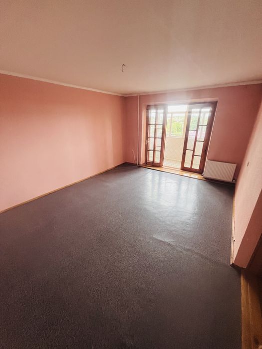 Продаж квартири з гаражем