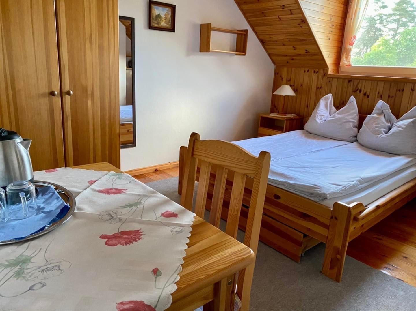 Las i Woda noclegi pokój apartament, mazury , Mikołajki Iznota