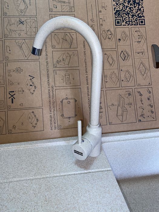 Продам кухонний змішувач Franke беж