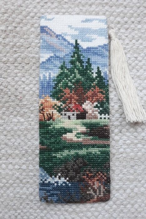 Marcadores de livros em ponto cruz