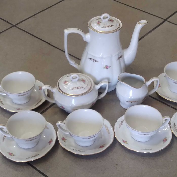 Pozłacany piękny serwis kawowy Bogucice filiżanki 100 ml / Polecam