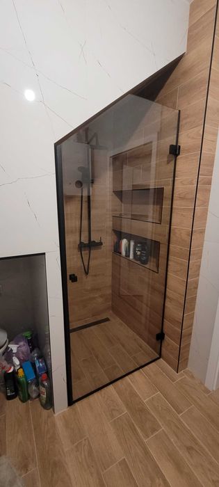 Lustra na wymiar, kabiny prysznicowe.