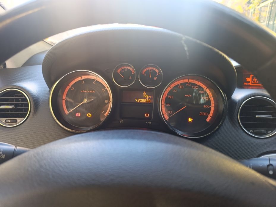 Продам Peugeot 308 SW 1.6 газ/бензин с понарамой