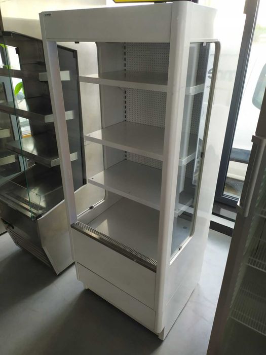 Regał chłodniczy przyścienny Norpe / 3 półki + roleta