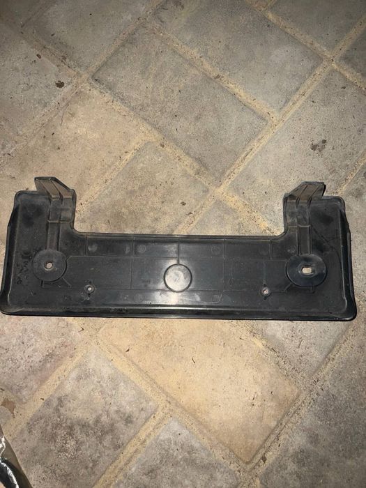 Рамка (подиум) переднего номерного знака Honda CRV 2013