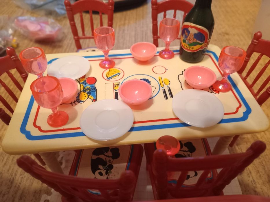 Столик для Барбі/меблі для Барбі