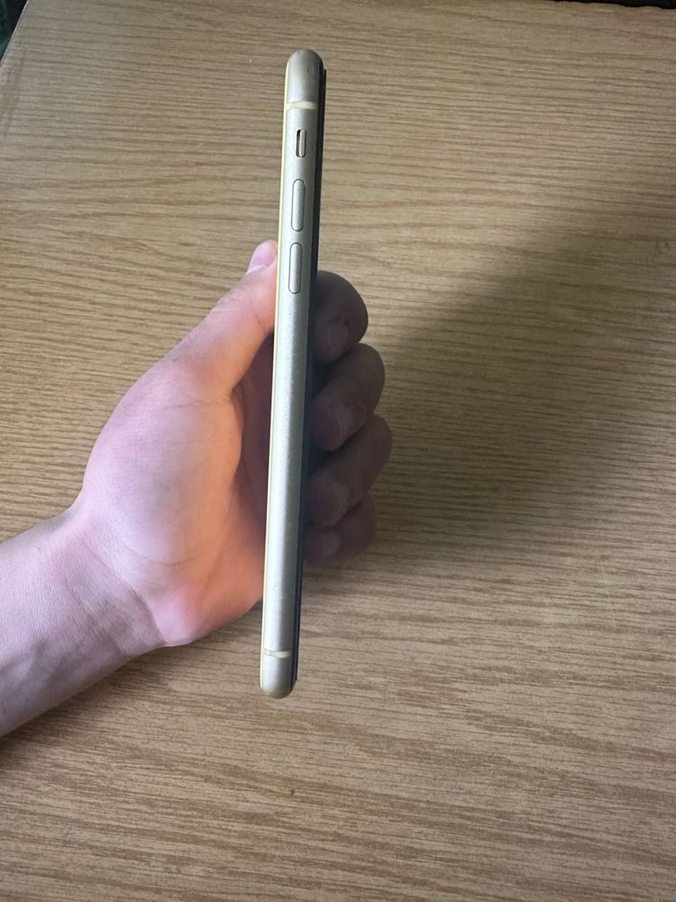 Телефон Iphone XR