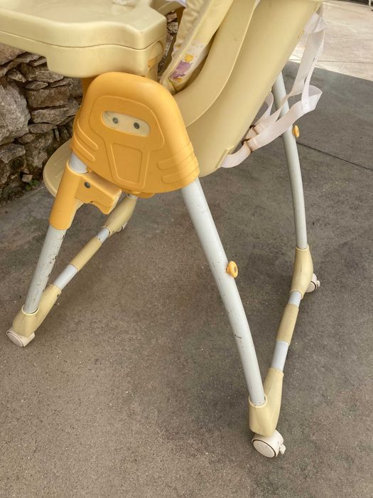 Cadeira de refeição para criança