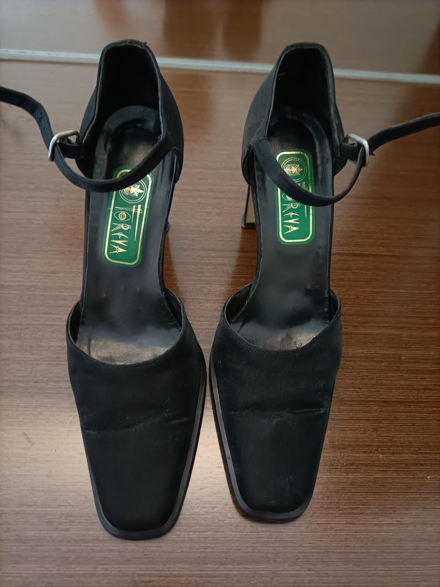 Sapato aberto de cerimónia