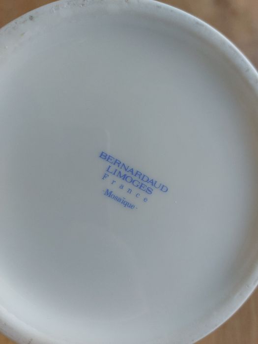 Bule em porcelana de Limoges. Novo