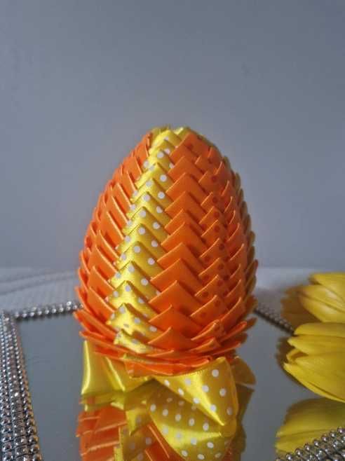 Jajko świąteczne wielkanocne ozdoba świąteczna ze wstążki handmade