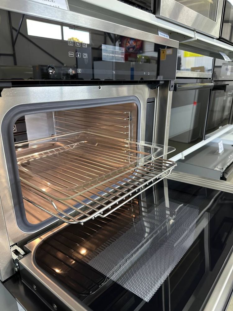 Вбудована комбі мікрохвильова піч Miele DGM 6401 СВЧ + пароварка