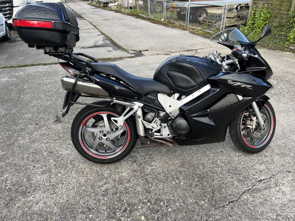 Honda VFR800 V-Tec