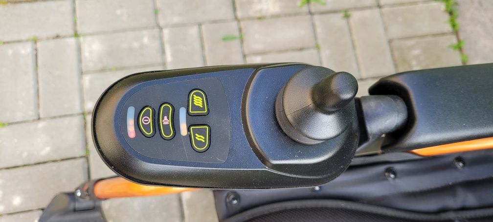 Wózek inwalidzki elektryczny