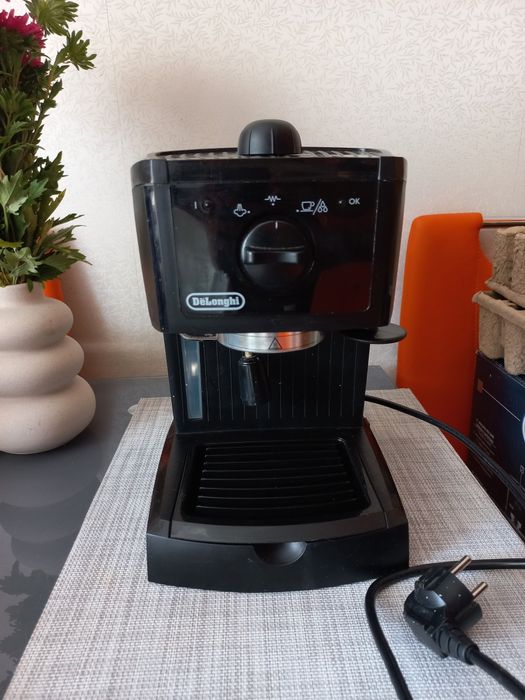 Ріжкова кавоварка DeLonghi EC 146.B