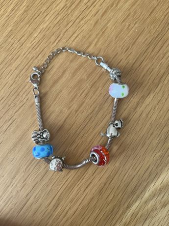 Bransoletka ala „charms”