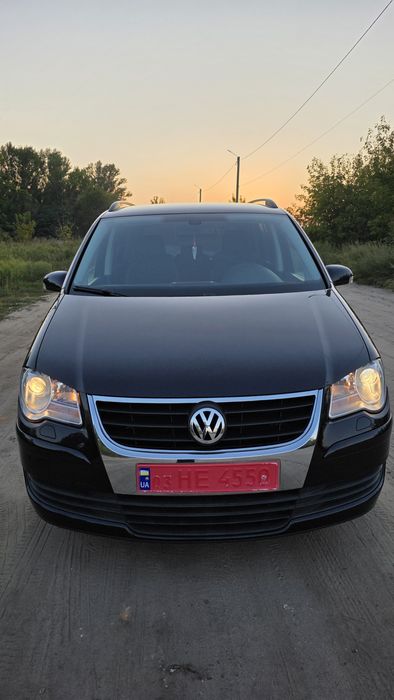 Продаи Volkswagen Touran 2009 року